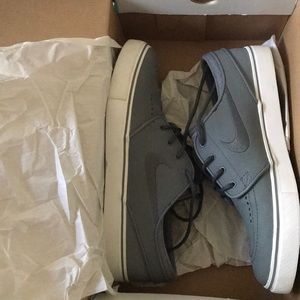 Nike Janoski grey